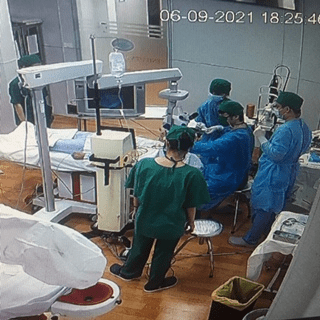 Mổ đục thuỷ tinh thể tại Bệnh viện Mắt Hồng Sơn