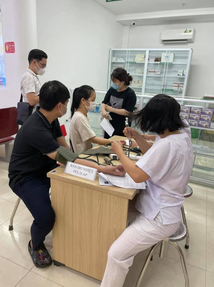 Bệnh viện Mắt Hồng Sơn tham gia tiêm vacxin Covid-19