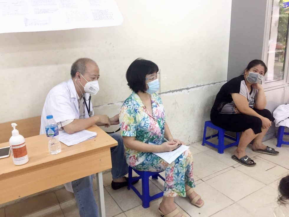 Bệnh viện mắt Hồng Sơn hỗ trợ công tác tiêm chủng Covid-19