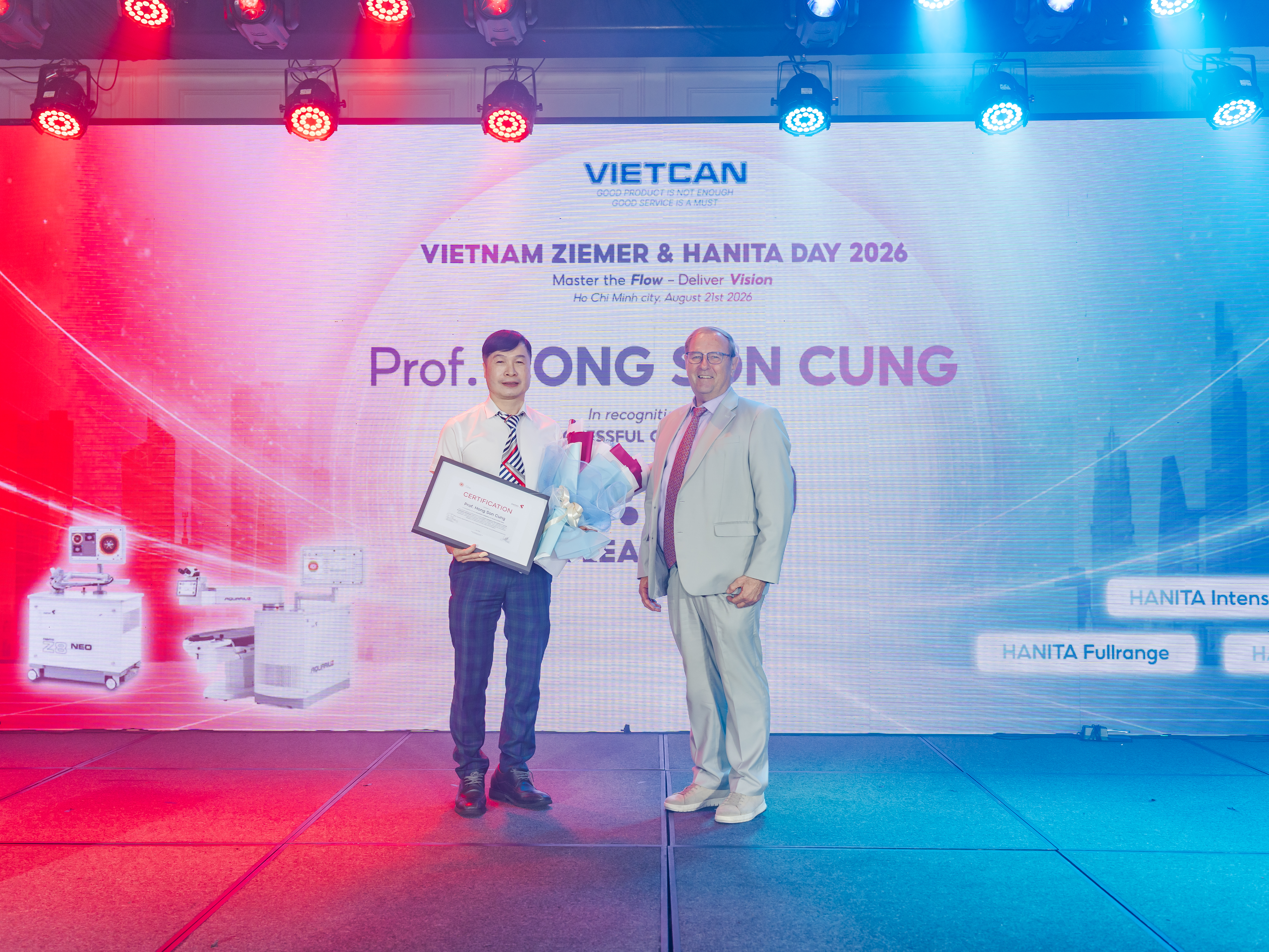 CỘT MỐC 16.000 CA PHẪU THUẬT CLEAR – DẤU ẤN ĐÁNG TỰ HÀO CỦA GIÁO SƯ DANH DỰ HOA KỲ. PGS.TS.BSCC CUNG HỒNG SƠN VÀ BỆNH VIỆN MẮT QUỐC TẾ CUNG HỒNG SƠN
