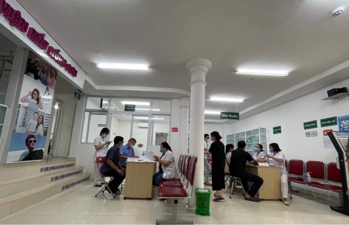 Bệnh viện Mắt Hồng Sơn: Ra mắt quỹ từ Thiện Bà “ Lê Thị Tuệ” - Khám, mổ đục thủy tinh thể miễn phí các đối tượng chính sách, người có công, người có hoàn cảnh khó khăn trên toàn quốc.